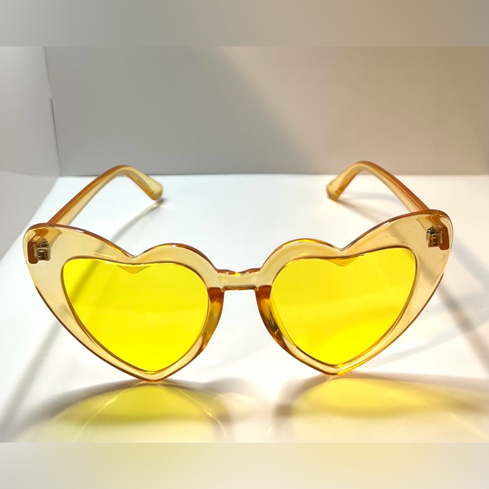 Oversized Colorful Narrow Cat Eye Love Heart Shaped